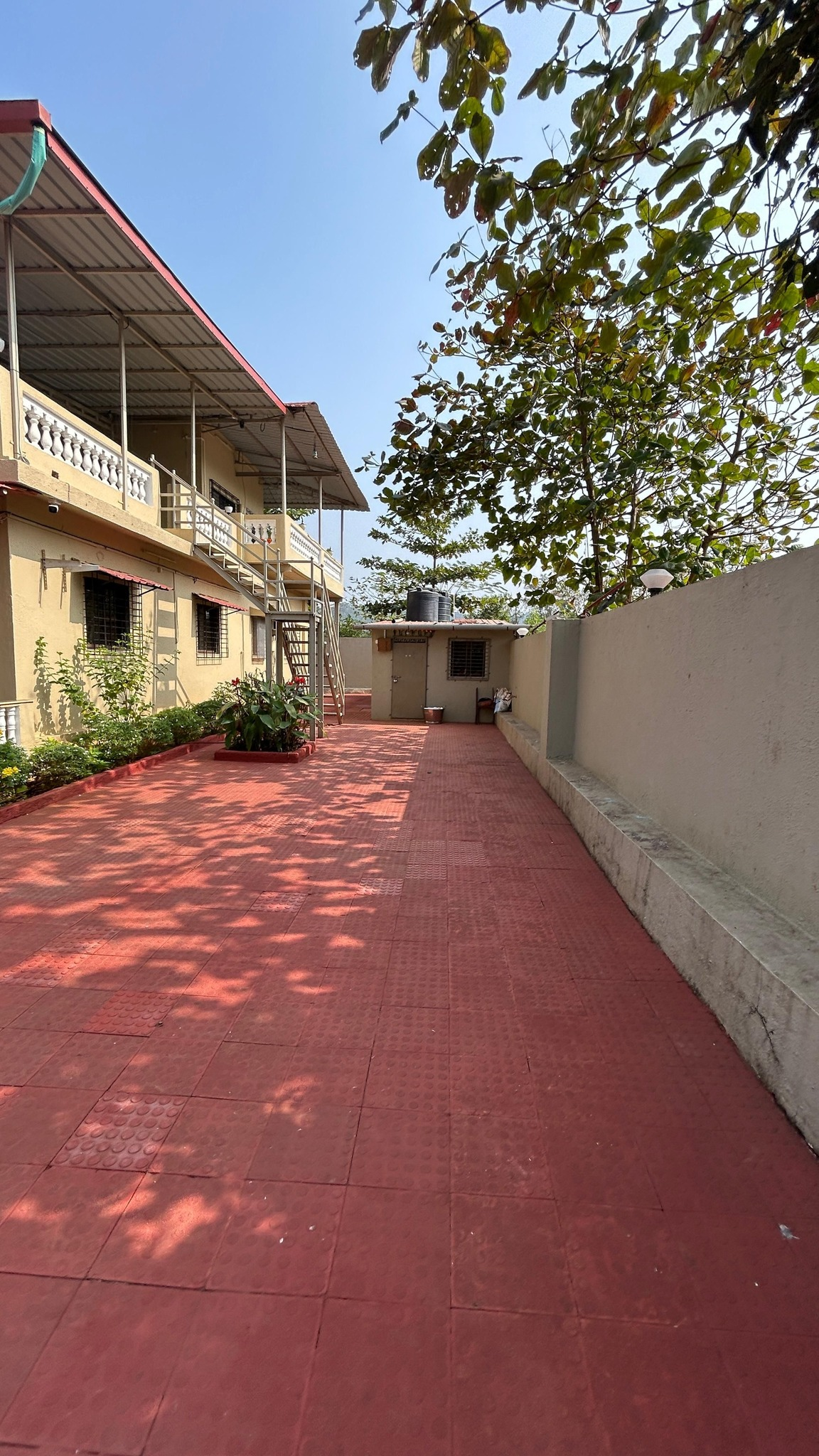 155-hotel-resort-dfe3a459-f22c-42d0-a39a-c3d7cb1d0877.png