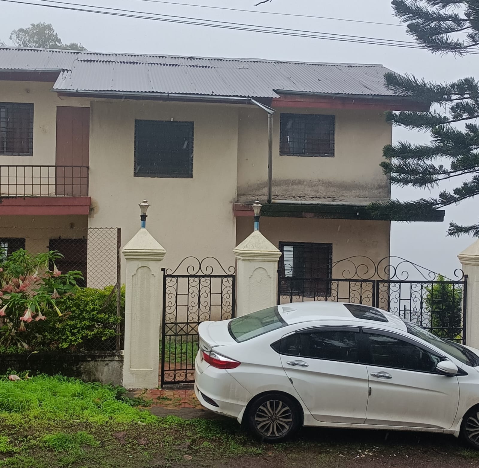 FOR SALE: Stunning Valley view property 