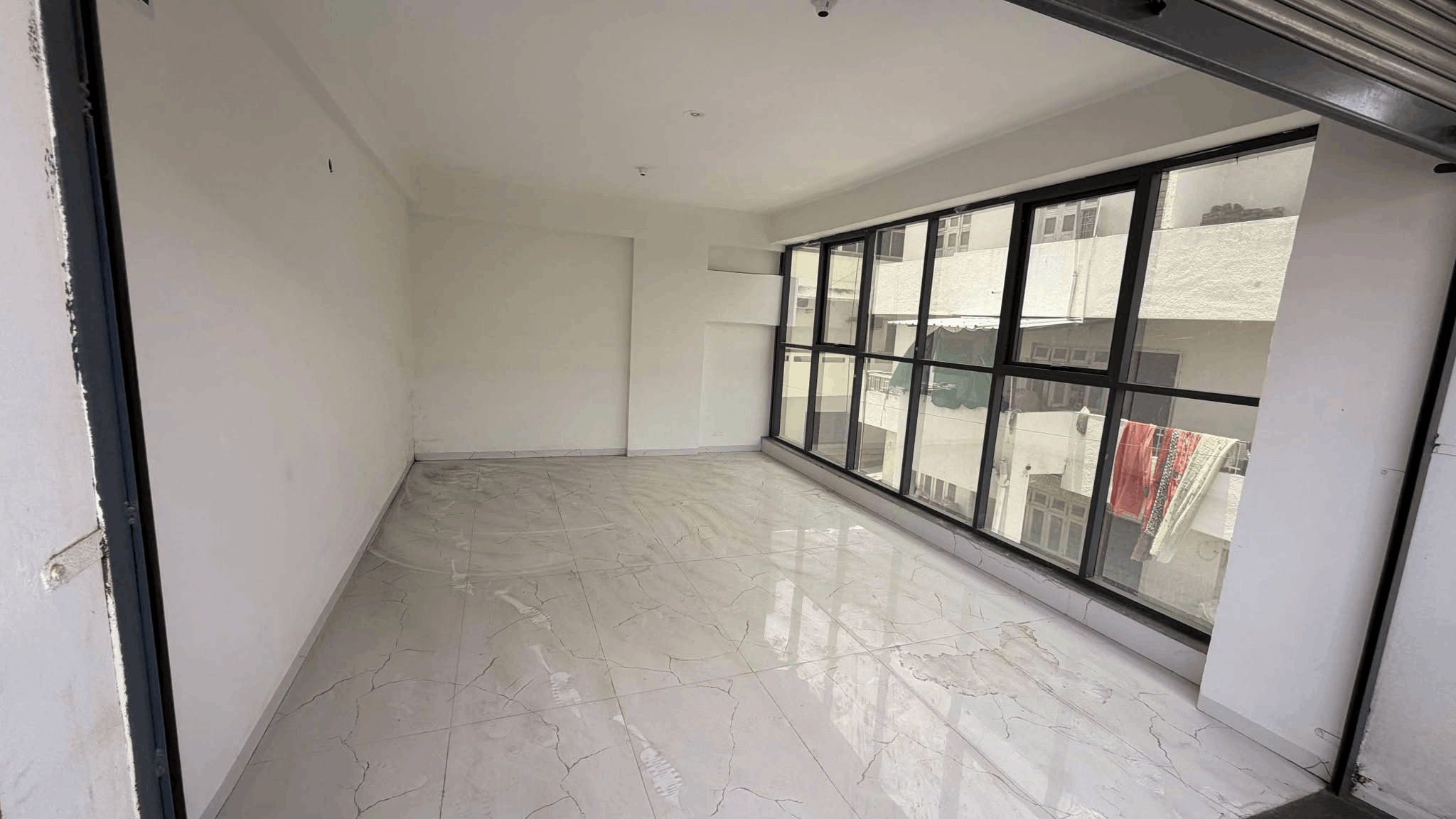 572-bungalow-4e2bd263-d58d-45c5-80ac-bb66a220e8f0.png