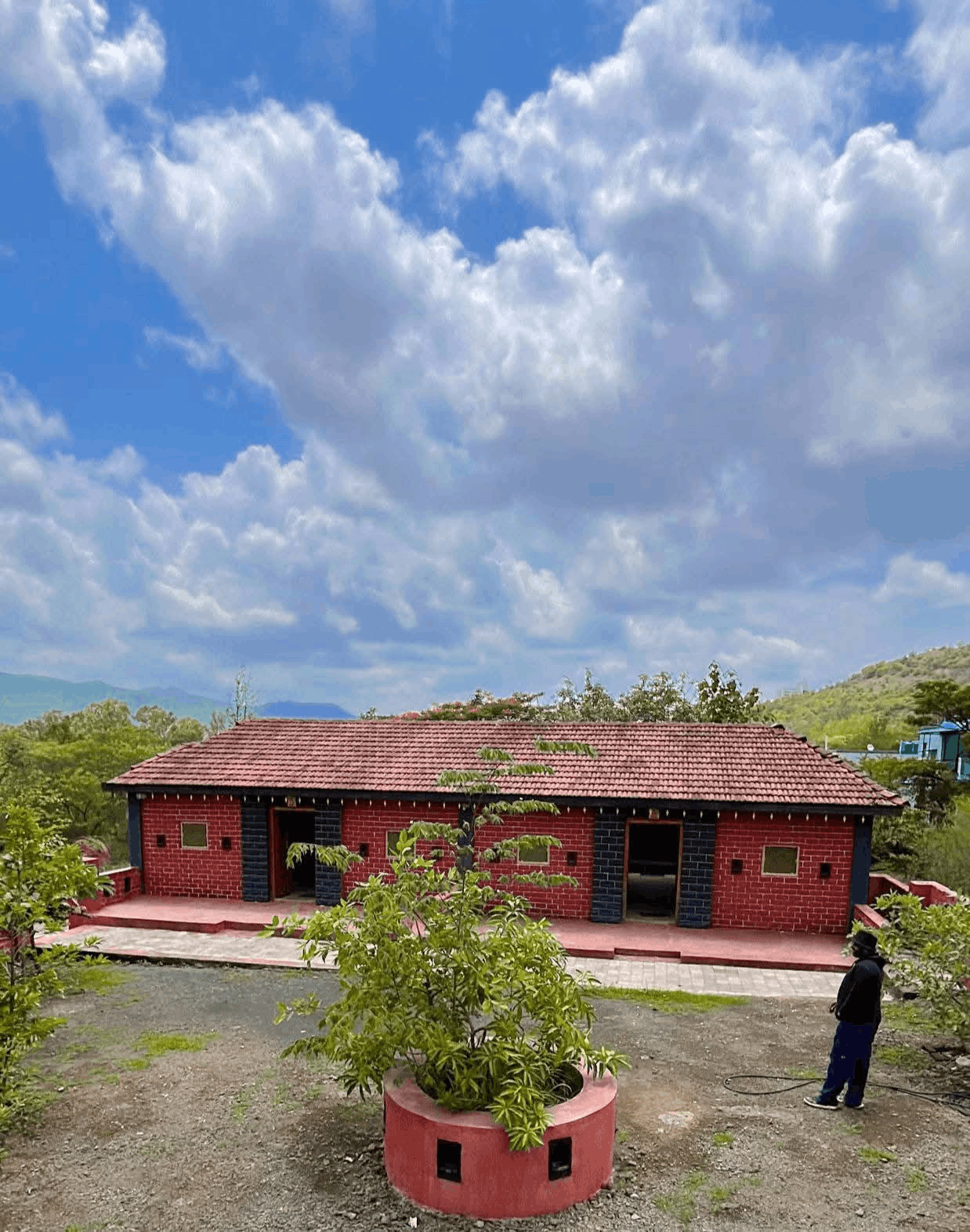 Pune-Khed Shivapur - 6000 SQFT NA Plot with 6 BHK Wada