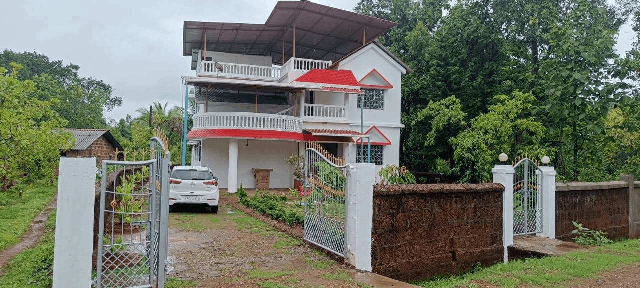Konkan-Near Goa Border - Beautiful 12 Gunthe NA Plot with Bungalow (3000 SQFT) for Sale
