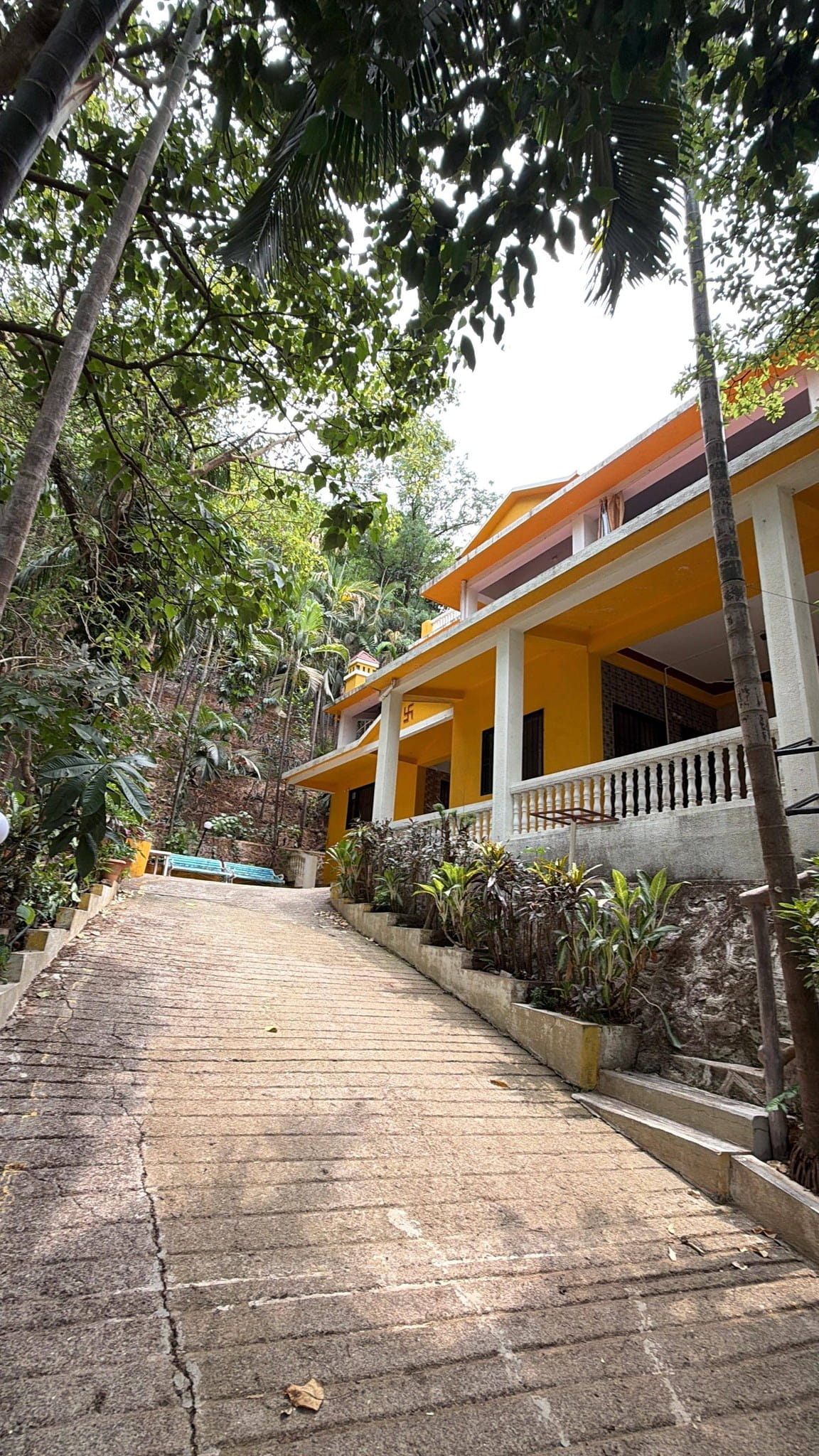 Girivan-Mulshi - 9 BHK (25,000 SQFT) Resort with Beautiful View & Natural Waterfall